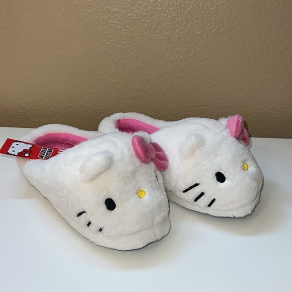 Hello kitty Slippers - Picture 2 of 8